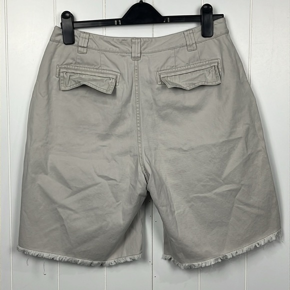 Caribbean Joe’s Womens Shorts 12P Chino Light Wash Flat Front Button/Zip Fly EUC - Picture 8 of 11